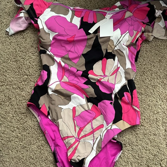 NWT Trina Turk Lynx Ruffle Off The Shoulder One-Piece - Picture 2 of 6